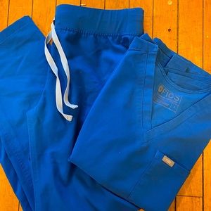 Figs small scrub set.